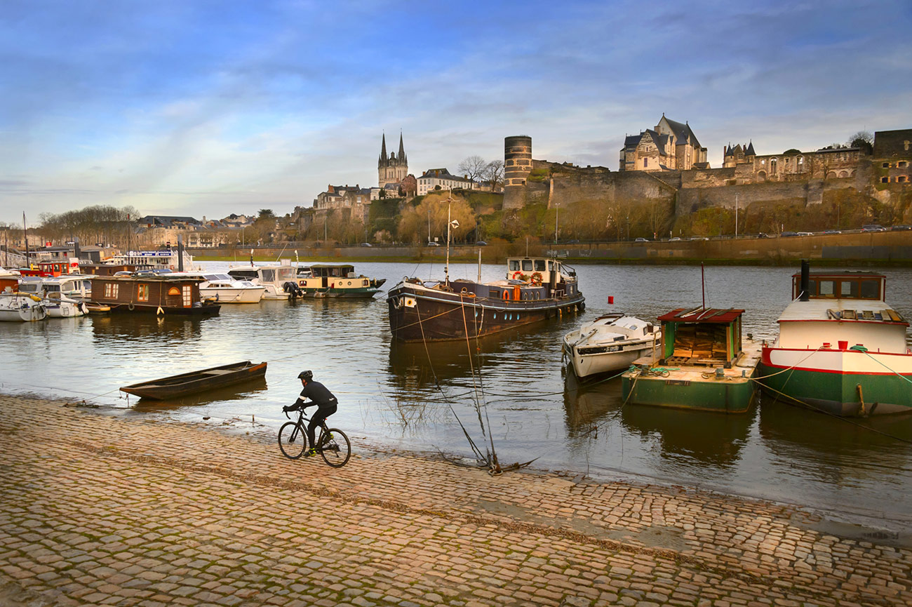 château eau vélo Angers